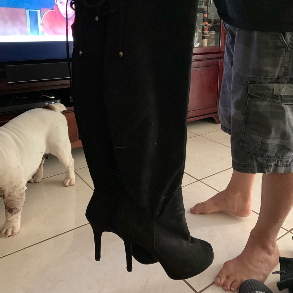 Women’s above the knee boot